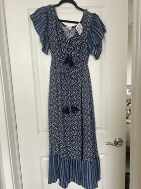 NWT Davi & Dani Blue Floral Maxi Dress with Tassel Tie Size Small